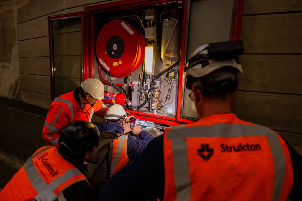 Strukton - medewerkers in de Hubertustunnel