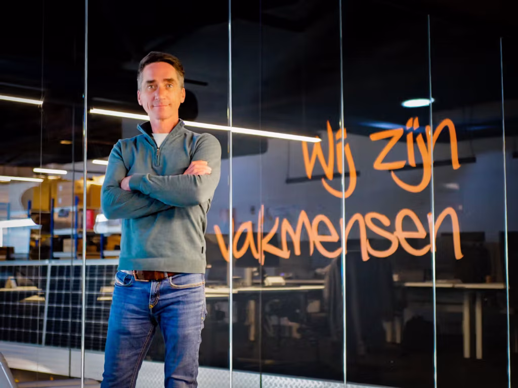 Maurice Sorel is verantwoordelijk voor contractbeheer bij Feenstra en begeleider van Trainees.